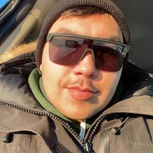 Meet your Posher, Dustin